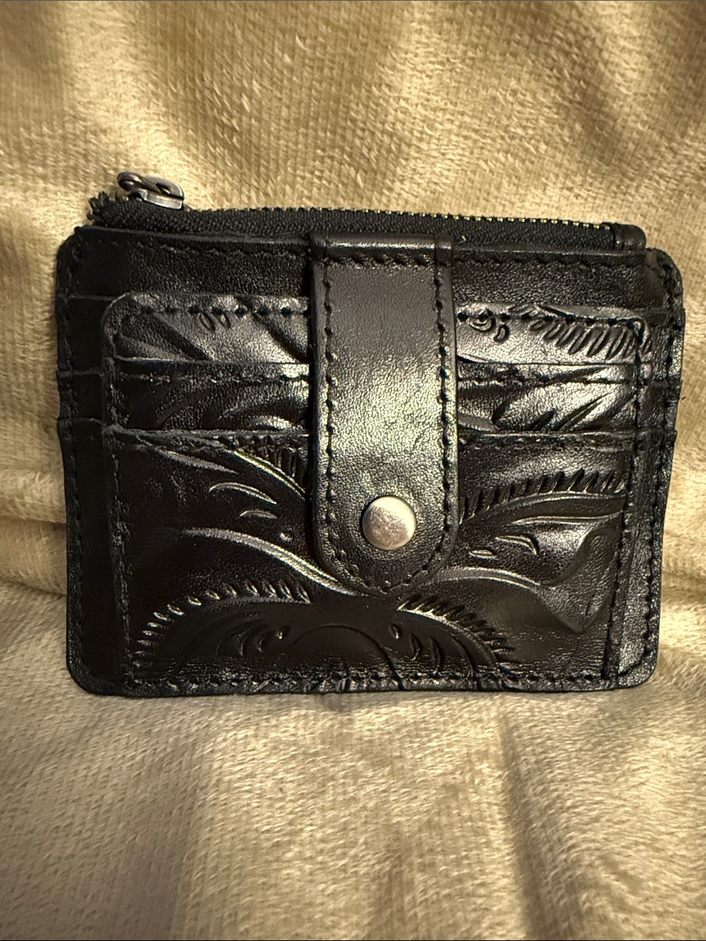 PATRICIA NASH “Cassis” ID/Card holder. Tooled leather,Black, NWT